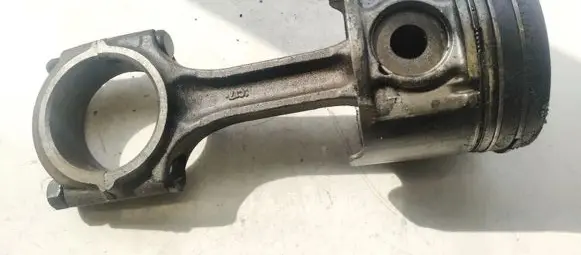 KIA Carnival Piston with connecting rod
