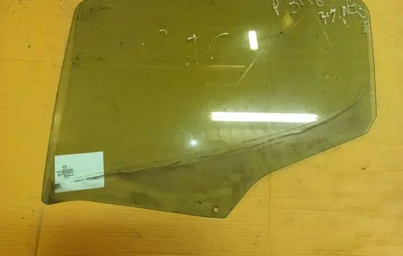 Peugeot 308 Rear door window glass