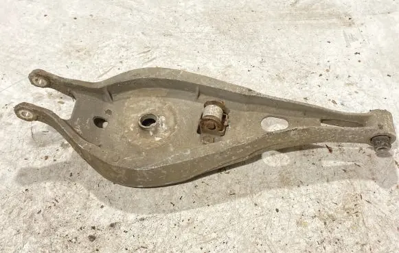 BMW 3 E46 Rear upper control arm/wishbone 10948890