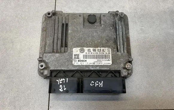 Skoda Yeti (5L) Engine control unit/module 03L906018QL