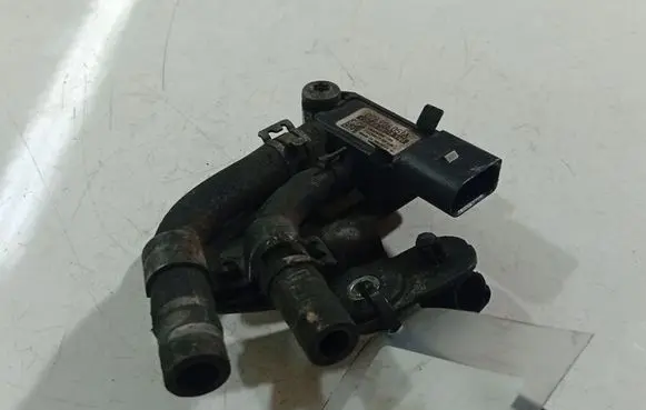 Skoda Superb B6 (3T) Exhaust gas pressure sensor 076906051A