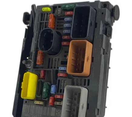 Peugeot 308 Fuse box set 9666700480R05