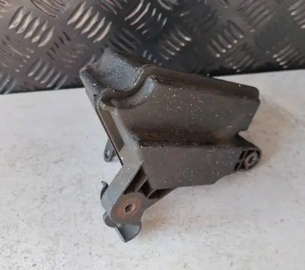 Vacuum air tank