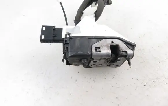 Citroen DS3 Front door lock 