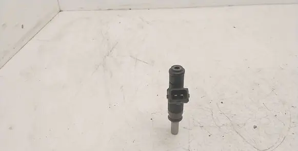 BMW 1 E81 E87 Fuel injector 7506158 2326A04658