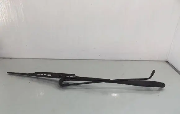 Toyota Aygo AB10 Front wiper blade arm 