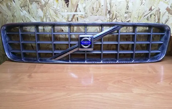 Volvo XC90 Front grill 8620641