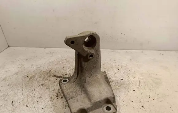 BMW 3 F30 F35 F31 Engine mounting bracket 6788612 18129010