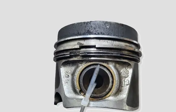 Volkswagen PASSAT CC Piston CBA