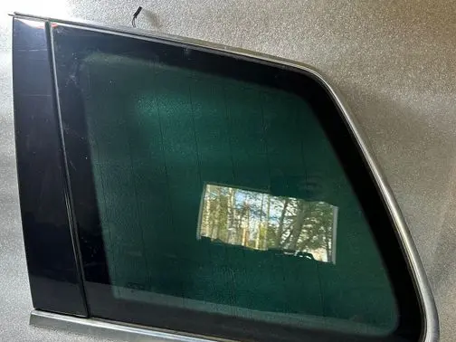 Volkswagen Touareg I Rear side window 7L6853995 7L6845297 7L6845297BM