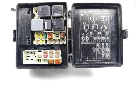 Jaguar I-Pace Fuse module M9D314A076CA M9D214K016CA