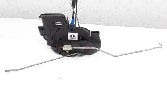 Cadillac SRX Front door lock 13503752
