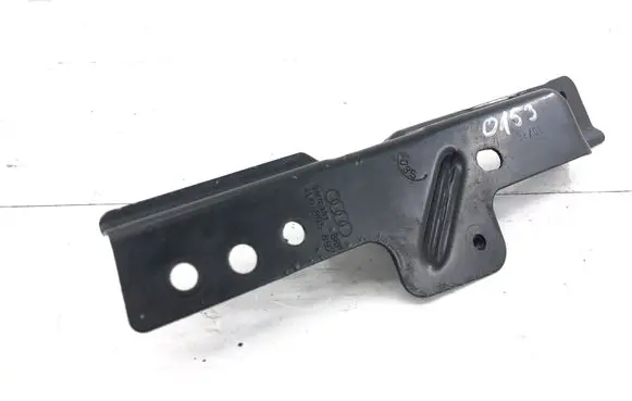 Audi Q7 4L Fender mounting bracket 4L0805697
