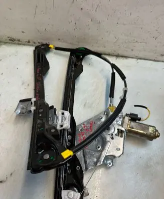 Ford Focus Front door window regulator with motor 7843729
