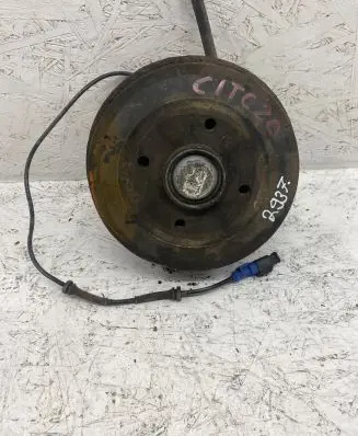 Rear wheel hub spindle/knuckle