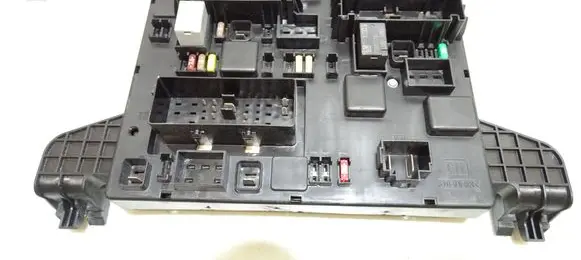 Opel Astra J Central body control module 13343950RE