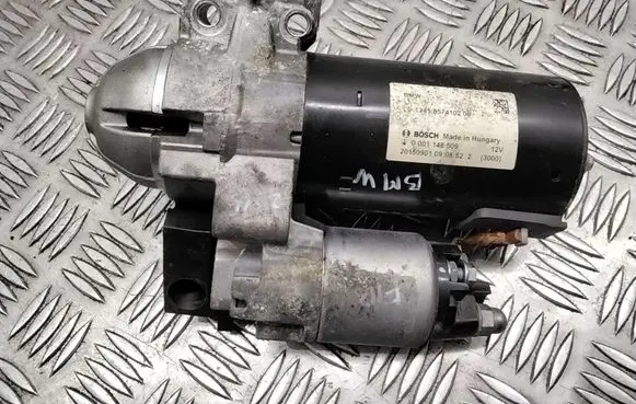 BMW 5 F10 F11 Starter motor 8573394 0001148509