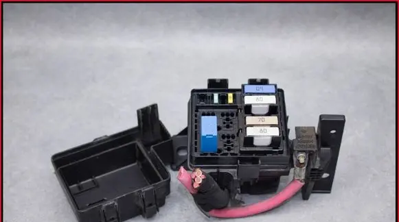 Renault Scenic III - Grand scenic III Fuse module 243820003R