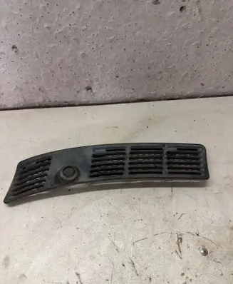 BMW 3 E30 Wiper trim 1904571
