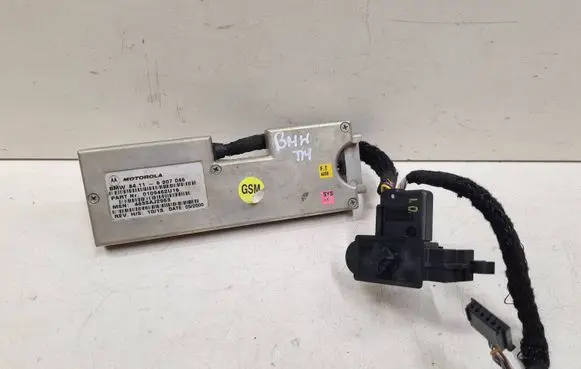 BMW 5 E39 Antenna control unit 84116907046 6907046 0109462U16