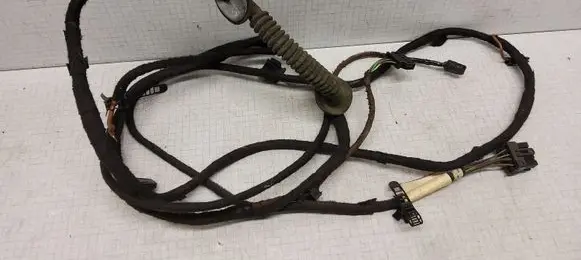 Volkswagen PASSAT B5 Tailgate/trunk wiring harness 3B9147C