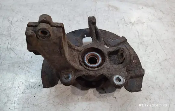 Volvo V70 Front wheel hub