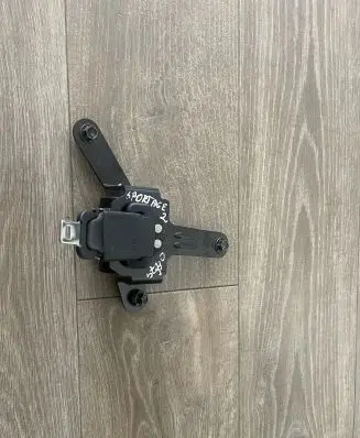Middle seatbelt (rear)