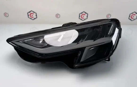 Audi A3 8Y Headlight/headlamp 8Y0941011