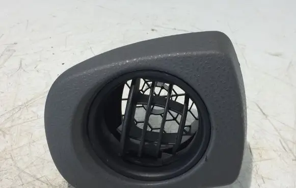 Toyota Yaris Dashboard side air vent grill/cover trim