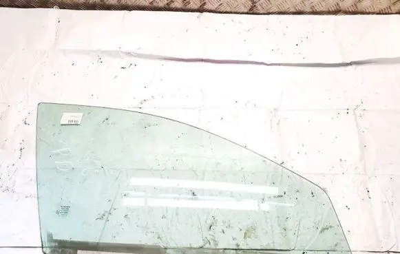 Volvo V70 Front door window glass four-door dot57m1502as2