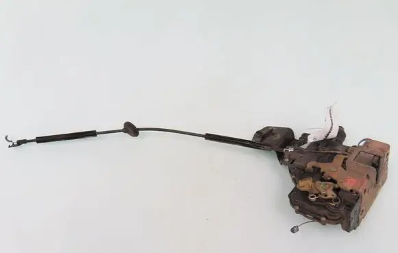 Volkswagen PASSAT B5 Front door lock