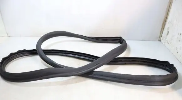 Rubber seal rear door