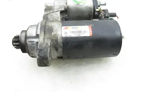 Volkswagen Polo IV 9N3 Starter motor S0032
