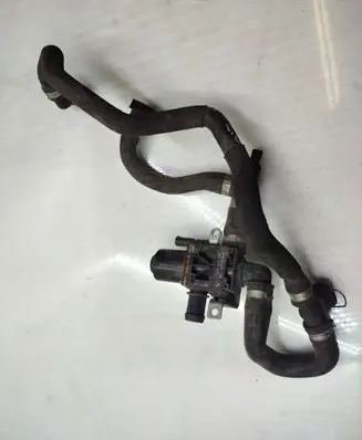 BMW 5 F10 F11 Coolant heater control valve 8572513