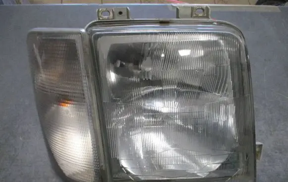 Volkswagen II LT Headlight/headlamp 84411143R