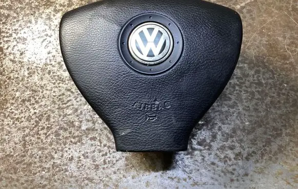Volkswagen Jetta V Steering wheel airbag 61607480