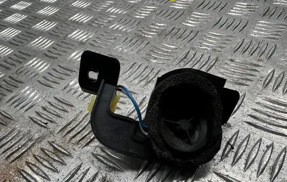 Subaru Outback Front door high frequency speaker 86304AG200