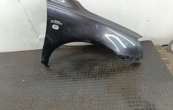 Toyota Avensis T250 Fender 