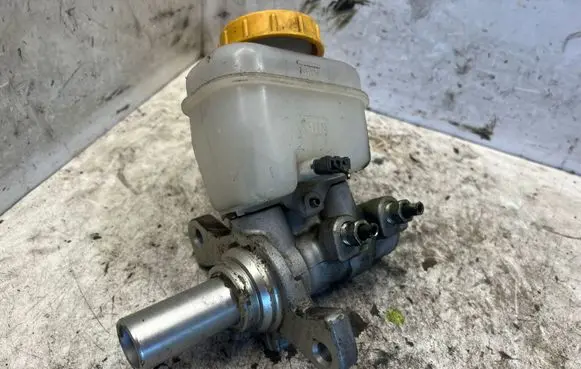 Subaru Outback Master brake cylinder AJ000057