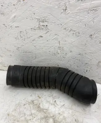 Volkswagen Multivan T4 Air intake hose/pipe 028129627A