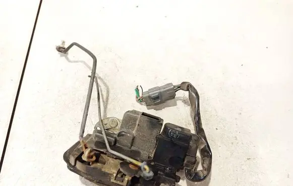 Mazda 626 Front door lock 1528007071