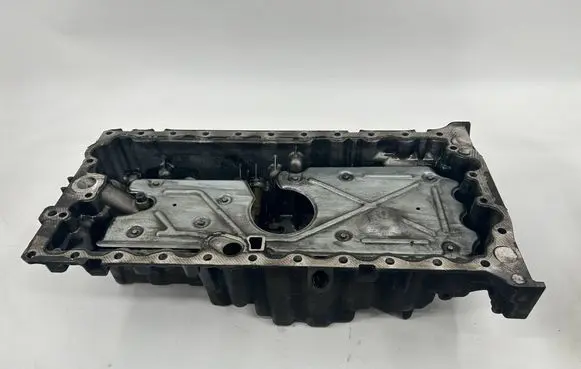 Volvo V70 Oil sump 