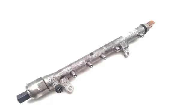 Volkswagen Passat Alltrack Fuel main line pipe 03L130089AA 03L906054A 48B13640B05