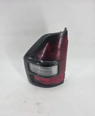 Mitsubishi Pajero Rear/tail lights R1726l