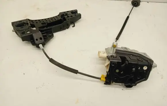 Audi A4 S4 B8 8K Rear door lock 8K0839016