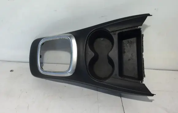 Toyota Yaris Cup holder front 588210D080 588370D020 588040D190