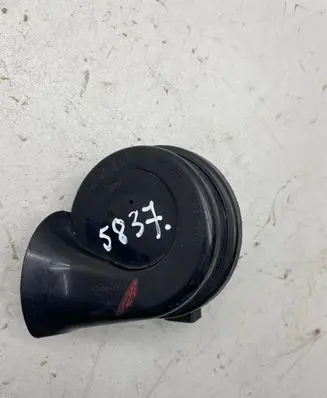 Audi A4 S4 B6 8E 8H Horn signal 8E0951221