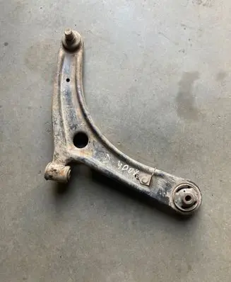 Peugeot 4007 Front lower control arm/wishbone
