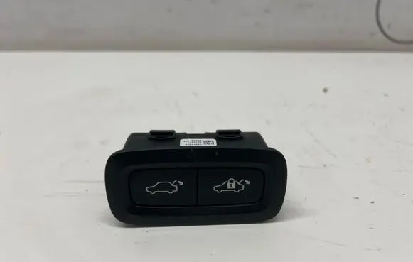 Volvo C40 Tailgate/boot open switch button 31674801