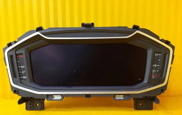 Audi A1 Speedometer (instrument cluster) 82A920710